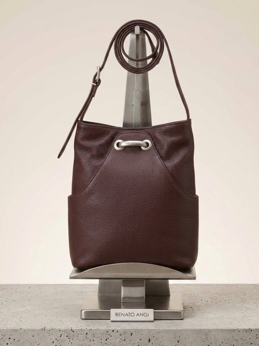 Renato Angi Venezia Brown Pebbled Leather Shoulder Bag w/ Metal Ring Hardware